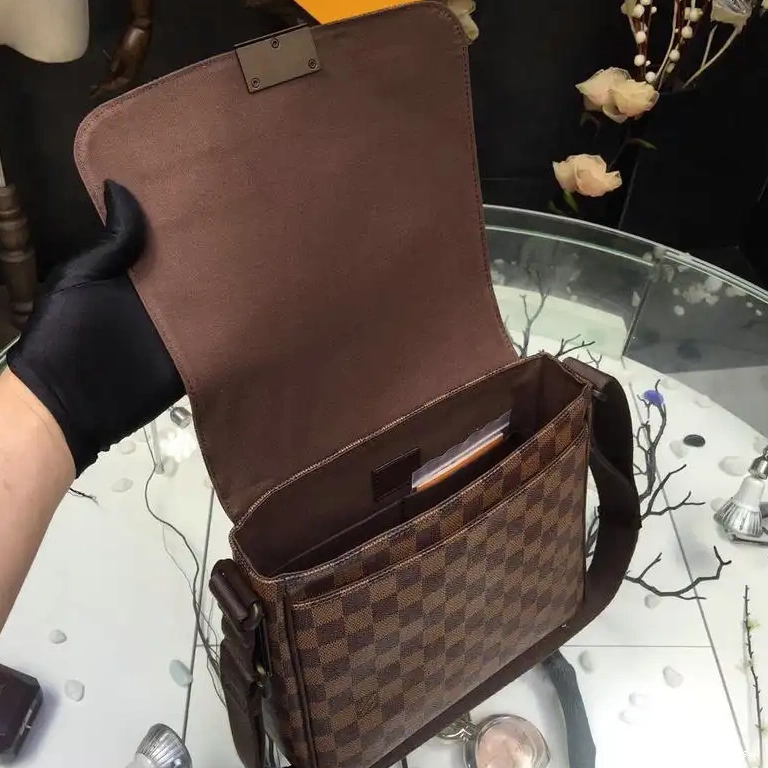 Official Brother Sam 19T1L0050 Bags LV 0709